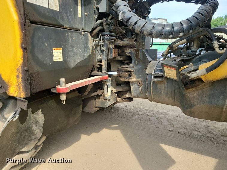 image for item DC6043 2013 Komatsu HM400-3  haul truck