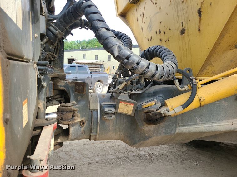 image for item DC6043 2013 Komatsu HM400-3  haul truck