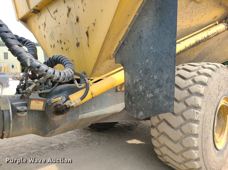 image for item DC6043 2013 Komatsu HM400-3  haul truck