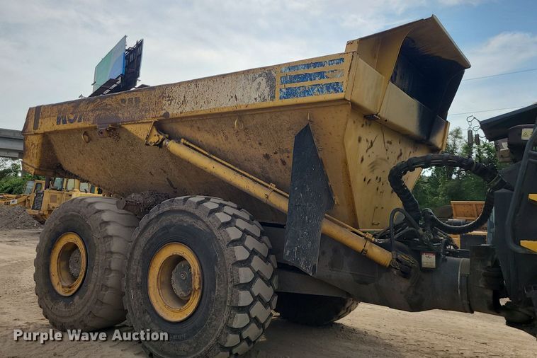 image for item DC6043 2013 Komatsu HM400-3  haul truck