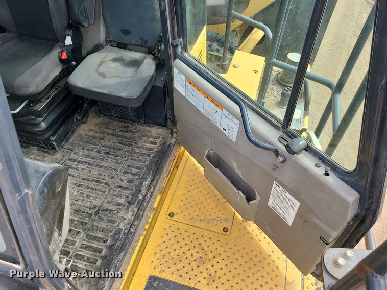 image for item DC6043 2013 Komatsu HM400-3  haul truck