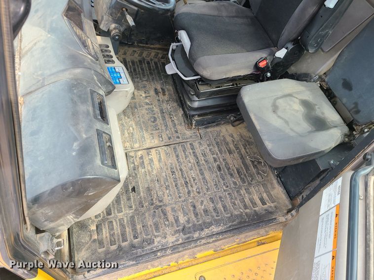 image for item DC6043 2013 Komatsu HM400-3  haul truck