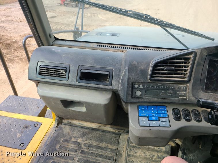 image for item DC6043 2013 Komatsu HM400-3  haul truck