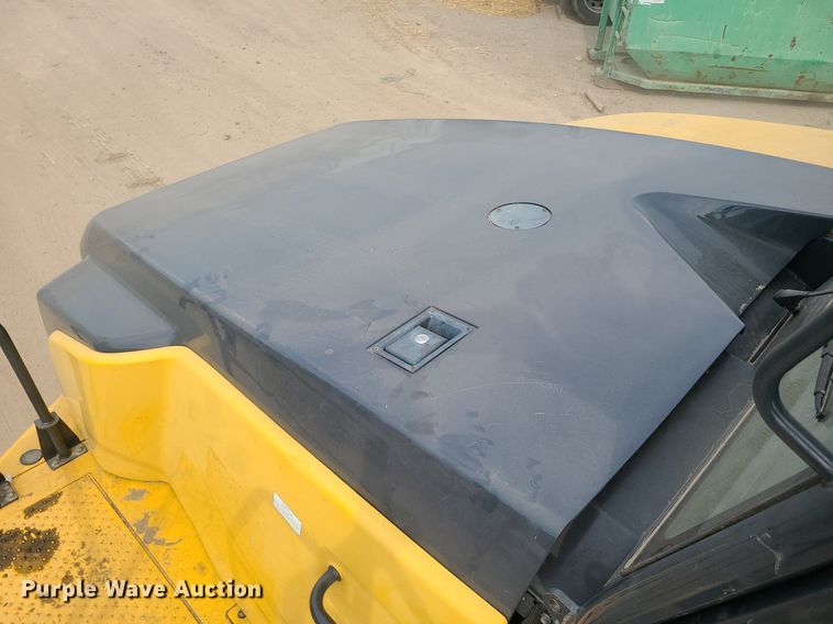 image for item DC6043 2013 Komatsu HM400-3  haul truck