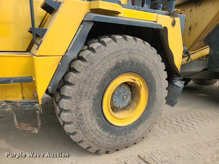 image for item DC6043 2013 Komatsu HM400-3  haul truck