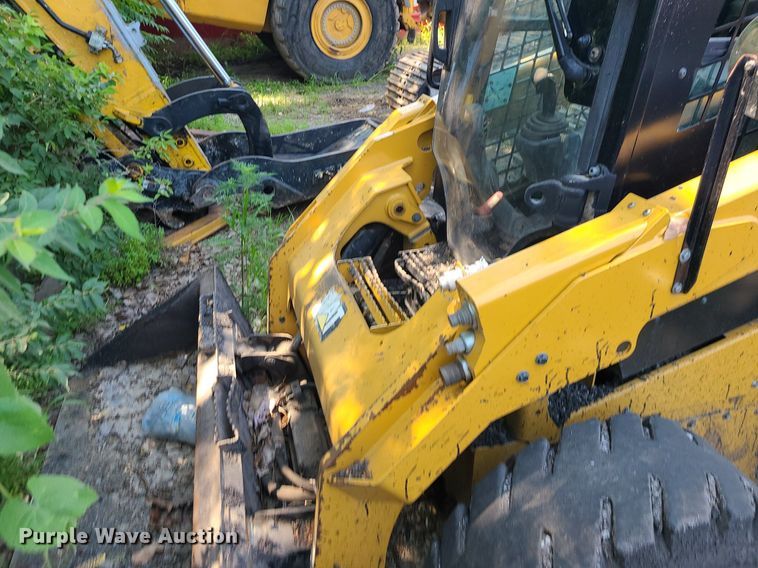 image for item DC6051 2018 Caterpillar 262D  skid steer loader