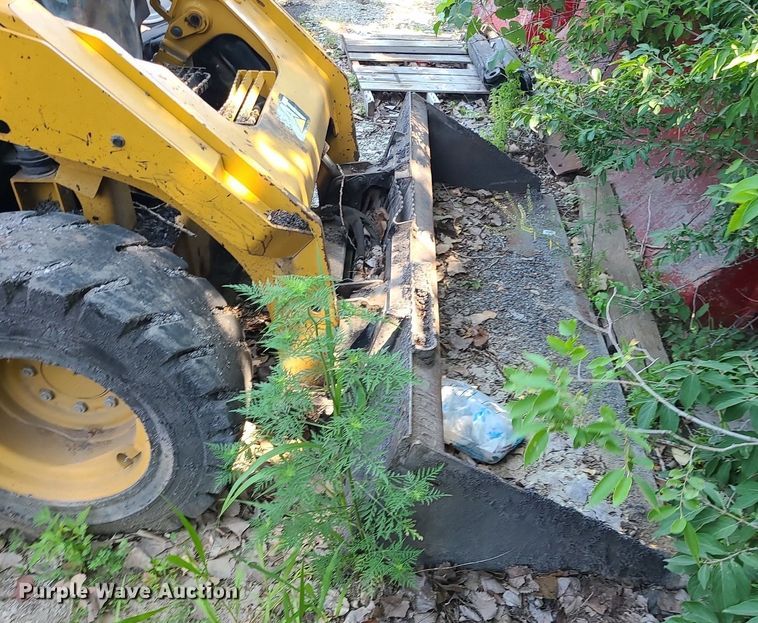 image for item DC6051 2018 Caterpillar 262D  skid steer loader