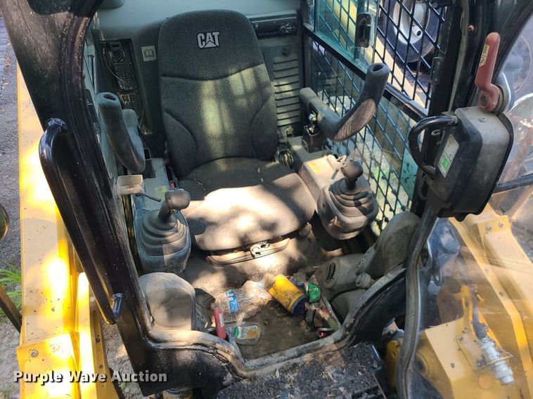 image for item DC6051 2018 Caterpillar 262D  skid steer loader