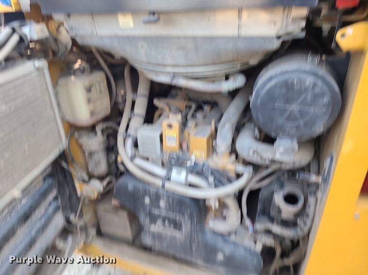 image for item DC6051 2018 Caterpillar 262D  skid steer loader