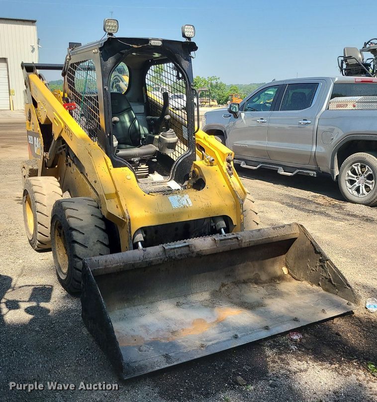 image for item DC6052 2017 Caterpillar 262D  skid steer loader