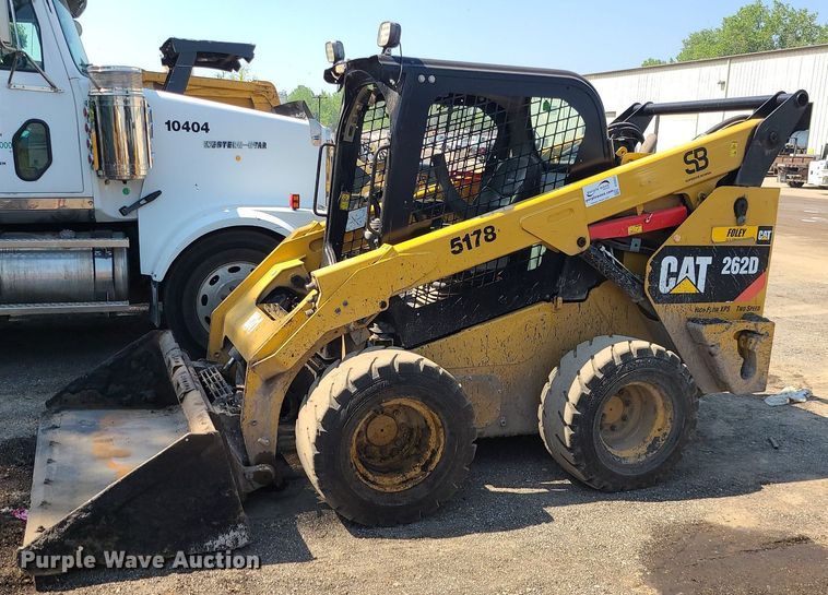 image for item DC6052 2017 Caterpillar 262D  skid steer loader