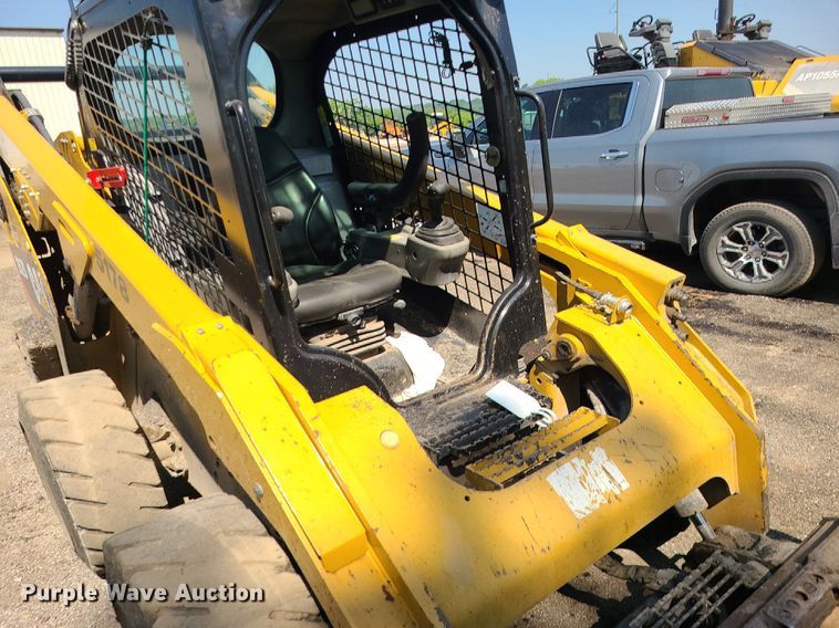 image for item DC6052 2017 Caterpillar 262D  skid steer loader