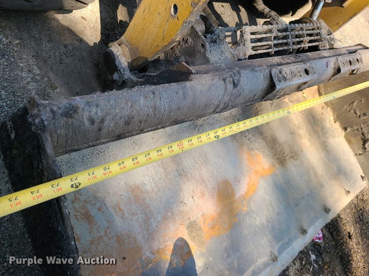 image for item DC6052 2017 Caterpillar 262D  skid steer loader