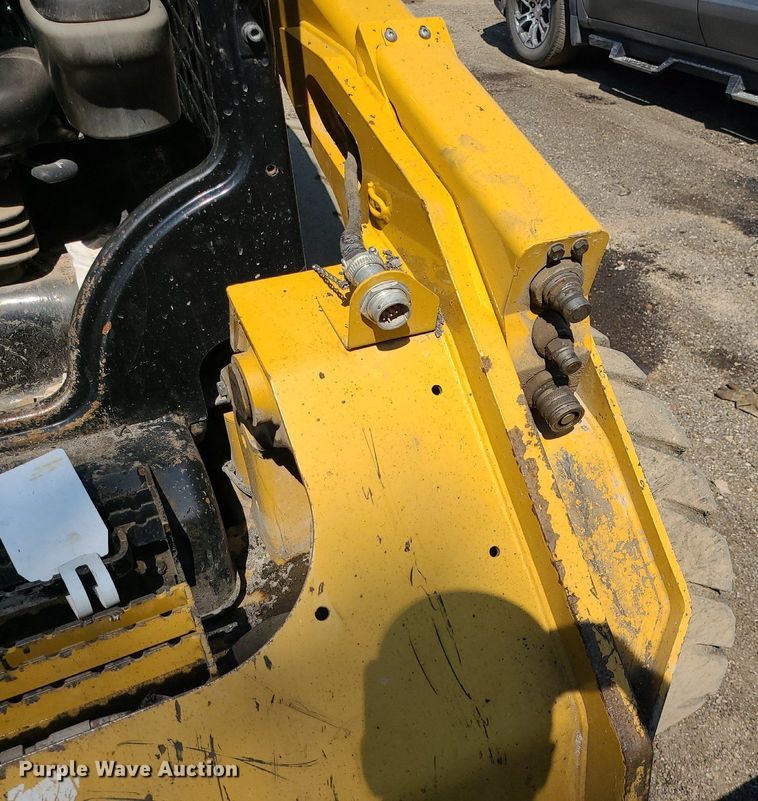 image for item DC6052 2017 Caterpillar 262D  skid steer loader