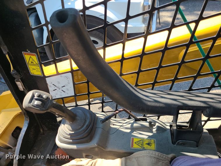 image for item DC6052 2017 Caterpillar 262D  skid steer loader