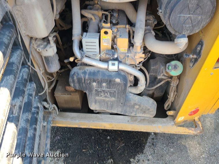 image for item DC6052 2017 Caterpillar 262D  skid steer loader