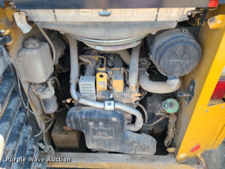 image for item DC6052 2017 Caterpillar 262D  skid steer loader