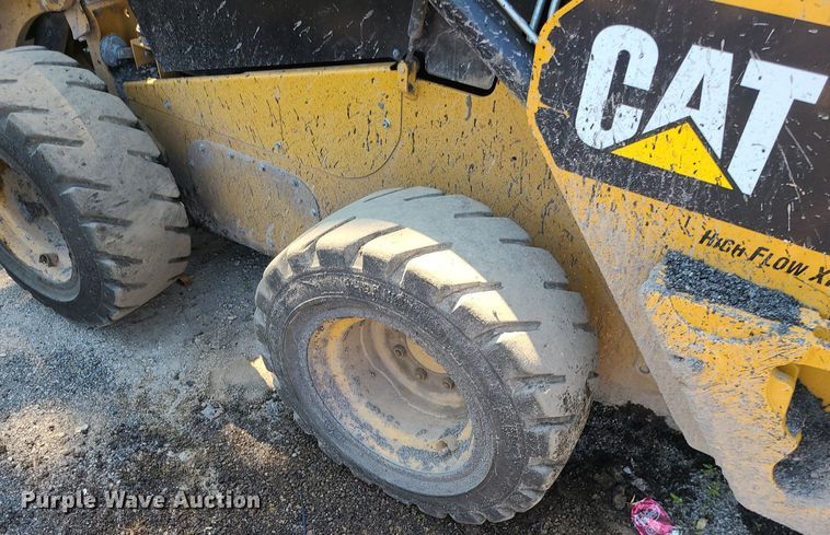 image for item DC6052 2017 Caterpillar 262D  skid steer loader