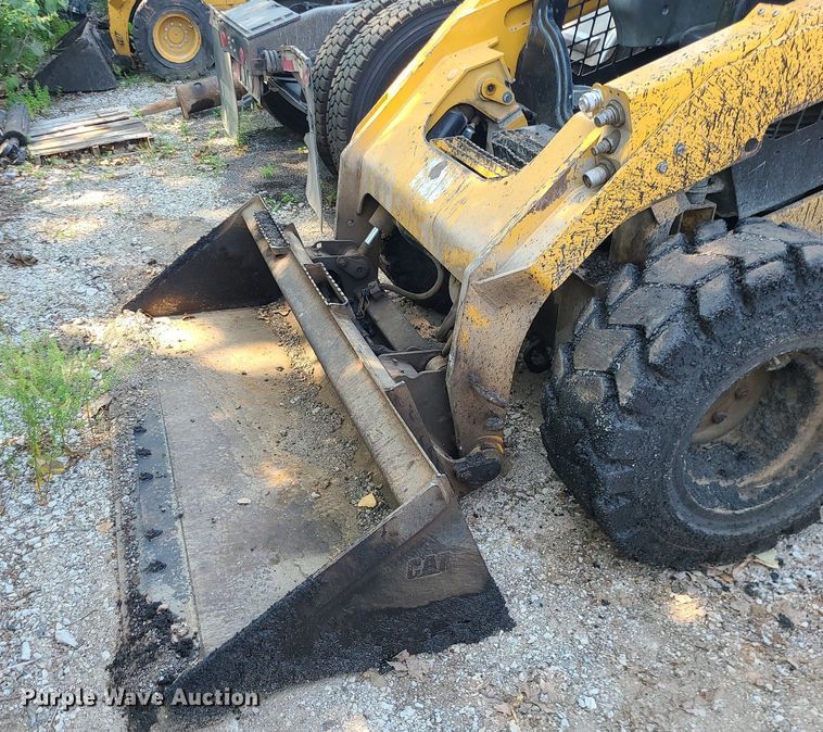 image for item DC6053 2017 Caterpillar 262D  skid steer loader