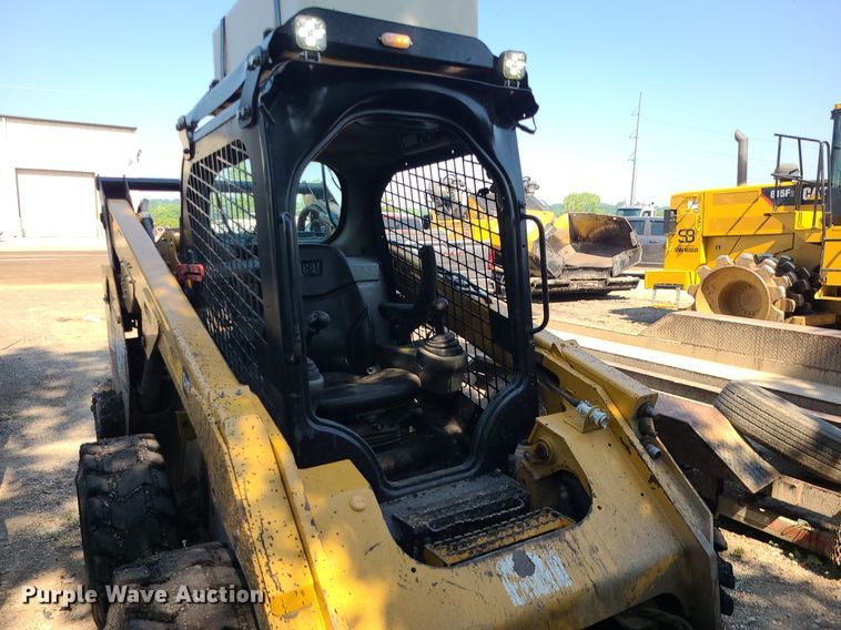 image for item DC6053 2017 Caterpillar 262D  skid steer loader