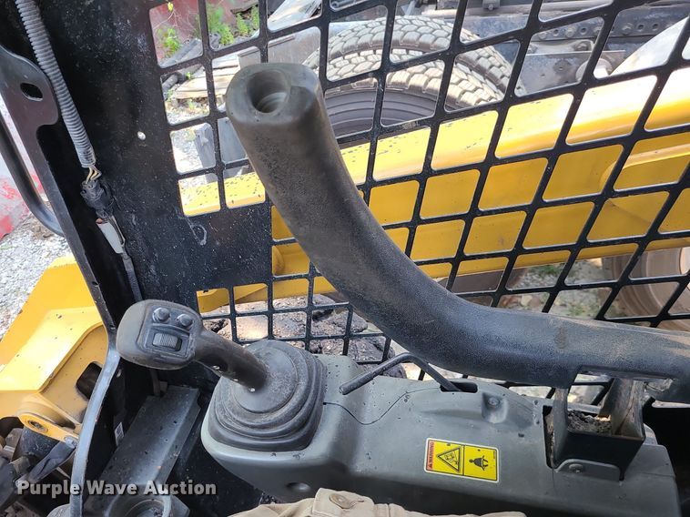 image for item DC6053 2017 Caterpillar 262D  skid steer loader