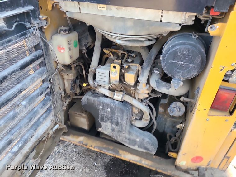image for item DC6053 2017 Caterpillar 262D  skid steer loader