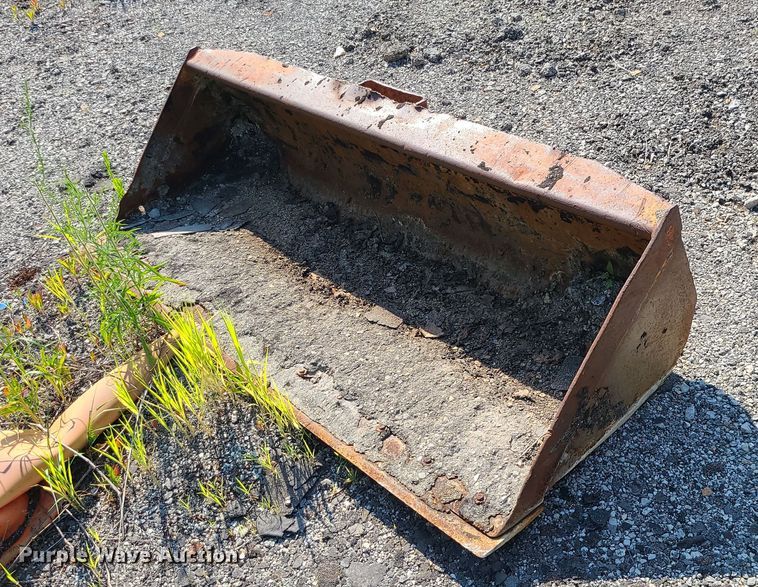 image for item DC6054 72"W skid steer bucket