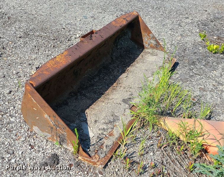 image for item DC6054 72"W skid steer bucket