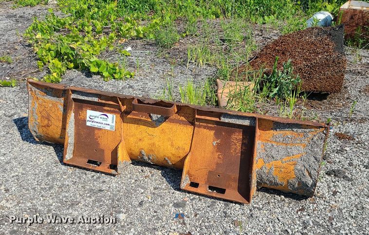 image for item DC6054 72"W skid steer bucket