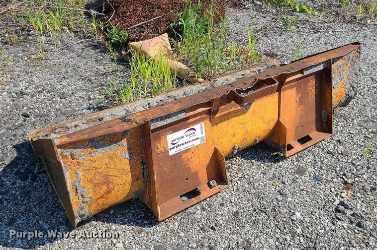 image for item DC6054 72"W skid steer bucket