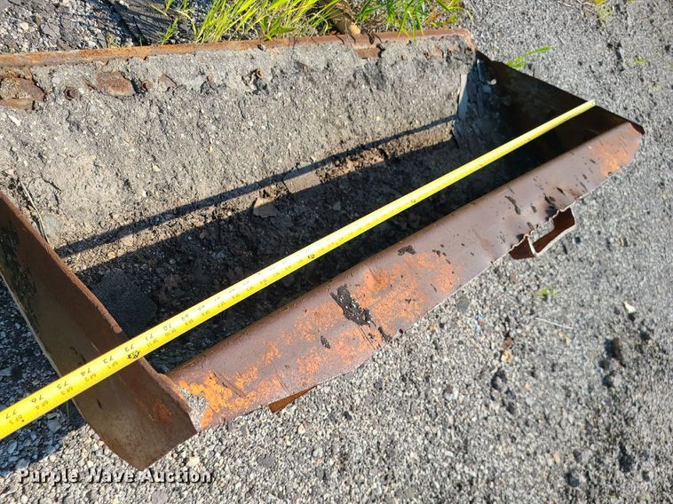 image for item DC6054 72"W skid steer bucket