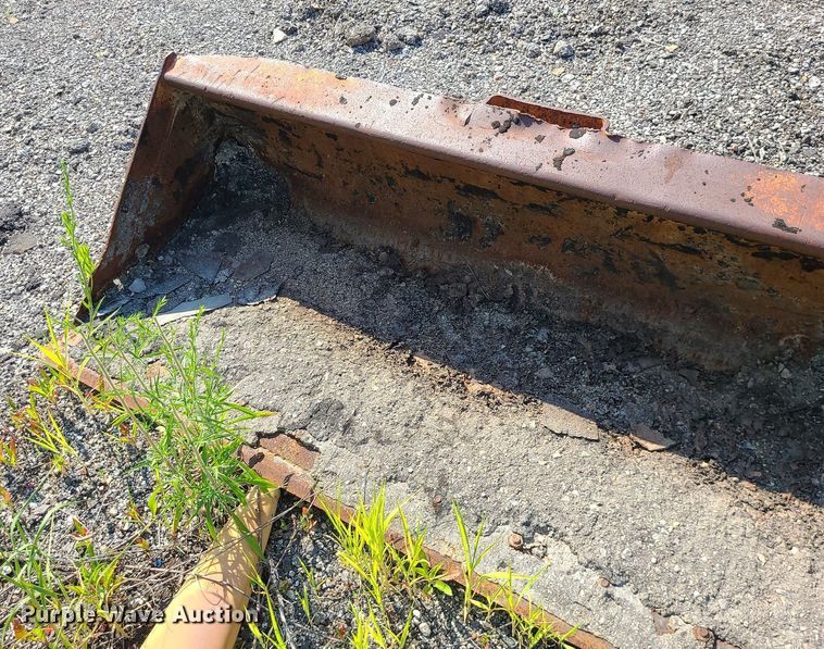 image for item DC6054 72"W skid steer bucket