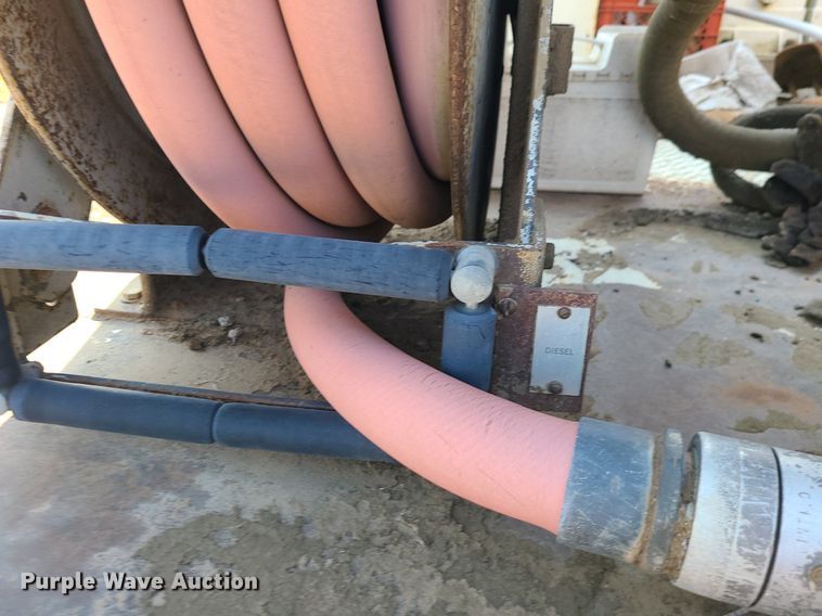 image for item DC6056 1991 International 4900  fuel truck