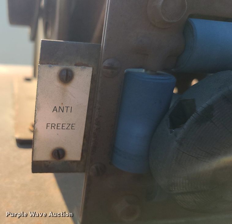 image for item DC6056 1991 International 4900  fuel truck