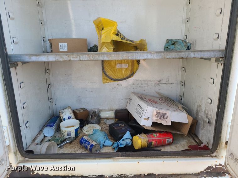 image for item DC6056 1991 International 4900  fuel truck