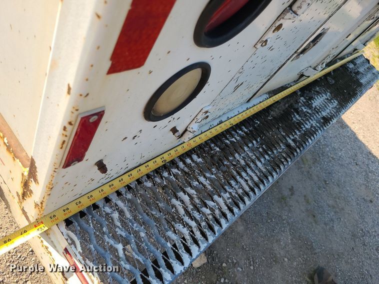 image for item DC6056 1991 International 4900  fuel truck