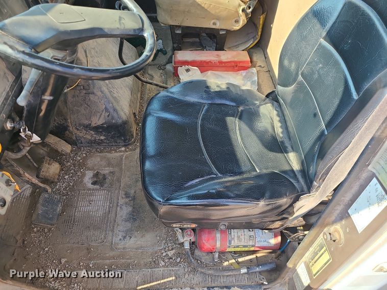 image for item DC6056 1991 International 4900  fuel truck