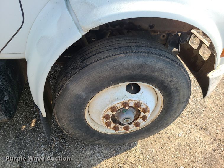 image for item DC6056 1991 International 4900  fuel truck