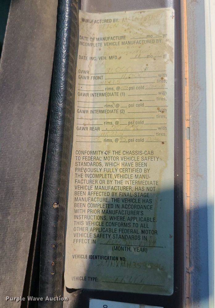 image for item DC6056 1991 International 4900  fuel truck