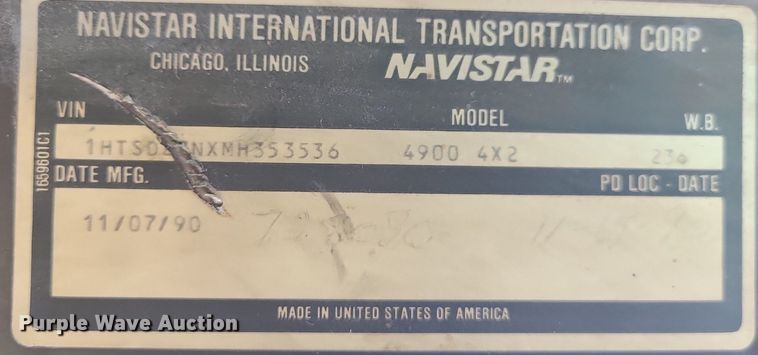 image for item DC6056 1991 International 4900  fuel truck