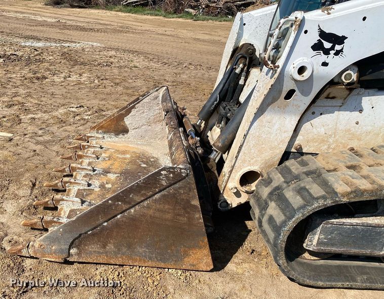 image for item DI7827 2017 Bobcat T650  tracked skid steer loader