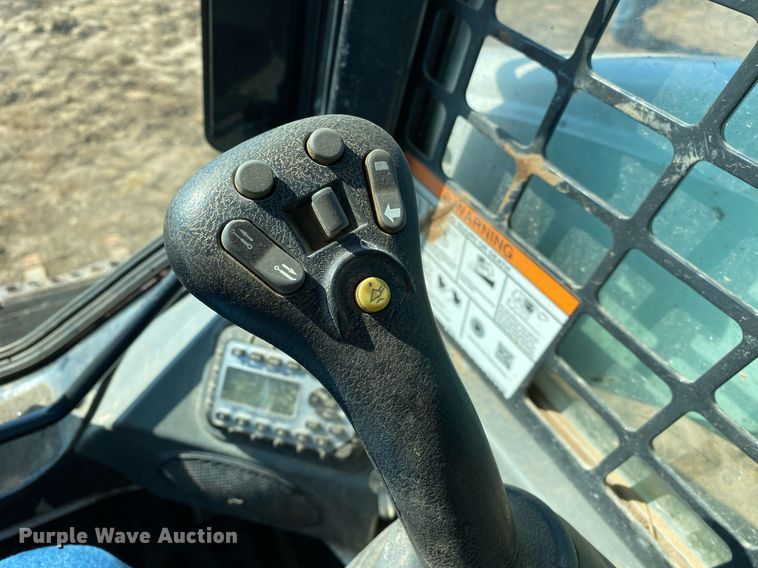 image for item DI7827 2017 Bobcat T650  tracked skid steer loader