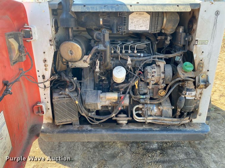 image for item DI7827 2017 Bobcat T650  tracked skid steer loader