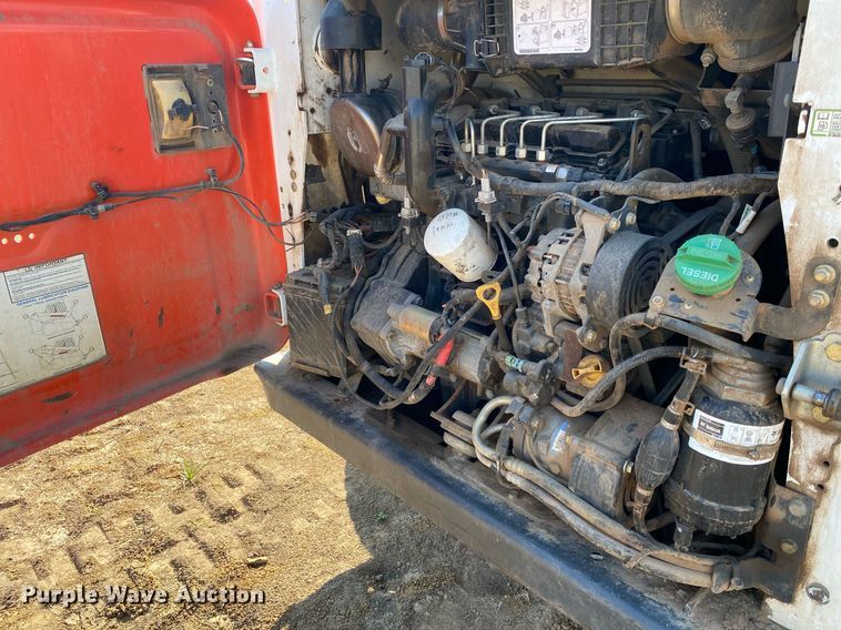 image for item DI7827 2017 Bobcat T650  tracked skid steer loader