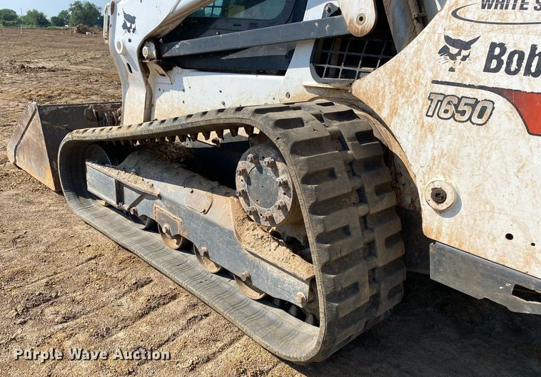 image for item DI7827 2017 Bobcat T650  tracked skid steer loader