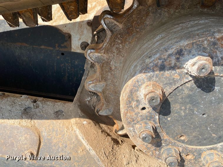 image for item DI7827 2017 Bobcat T650  tracked skid steer loader