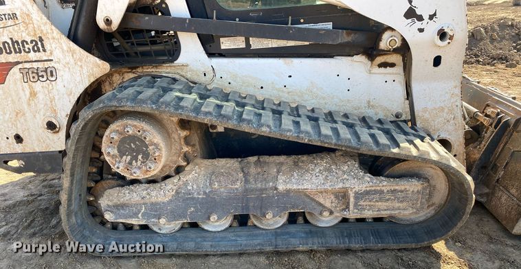 image for item DI7827 2017 Bobcat T650  tracked skid steer loader