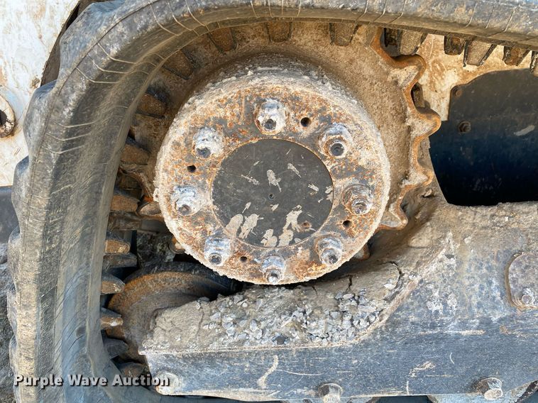 image for item DI7827 2017 Bobcat T650  tracked skid steer loader