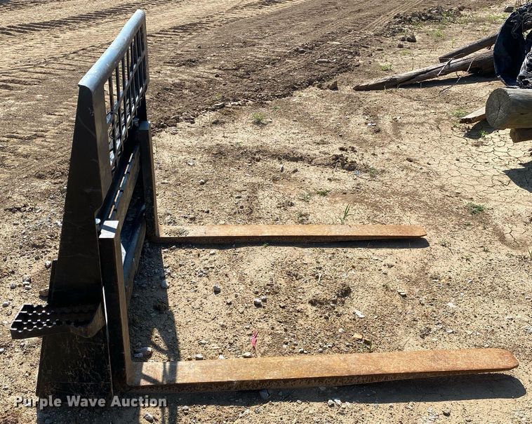 image for item DI7827 2017 Bobcat T650  tracked skid steer loader