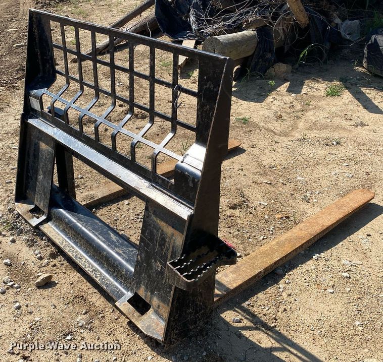 image for item DI7827 2017 Bobcat T650  tracked skid steer loader